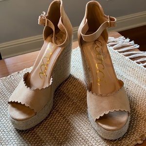 Cocci Scalloped Espadrille Wedge